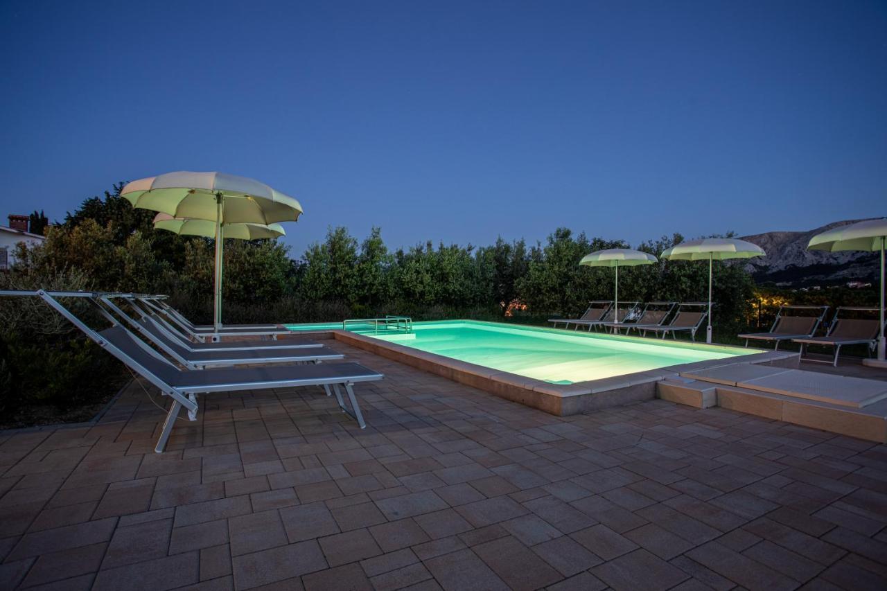 Apartments Viktorija 2 Baska  Exterior photo